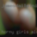 Horny girls alone